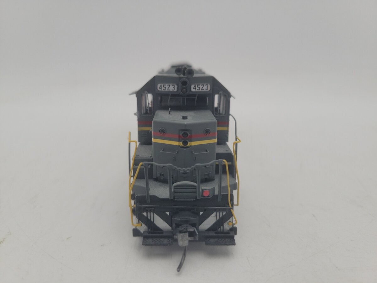 Atlas 9243 HO Scale SD35 Low Nose Family Lines Diesel Locomotive w/ DC/DCC #4523 VG/Box