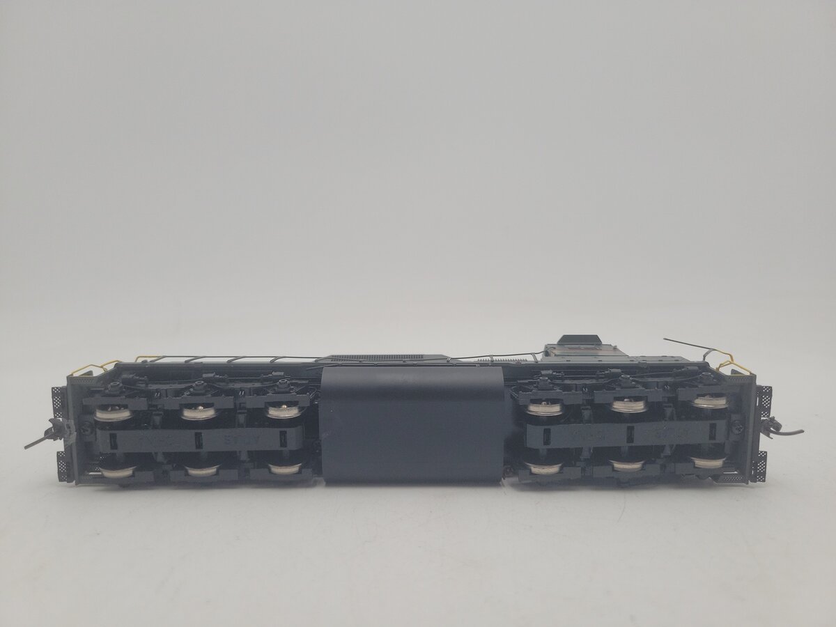 Atlas 9243 HO Scale SD35 Low Nose Family Lines Diesel Locomotive w/ DC/DCC #4523 VG/Box