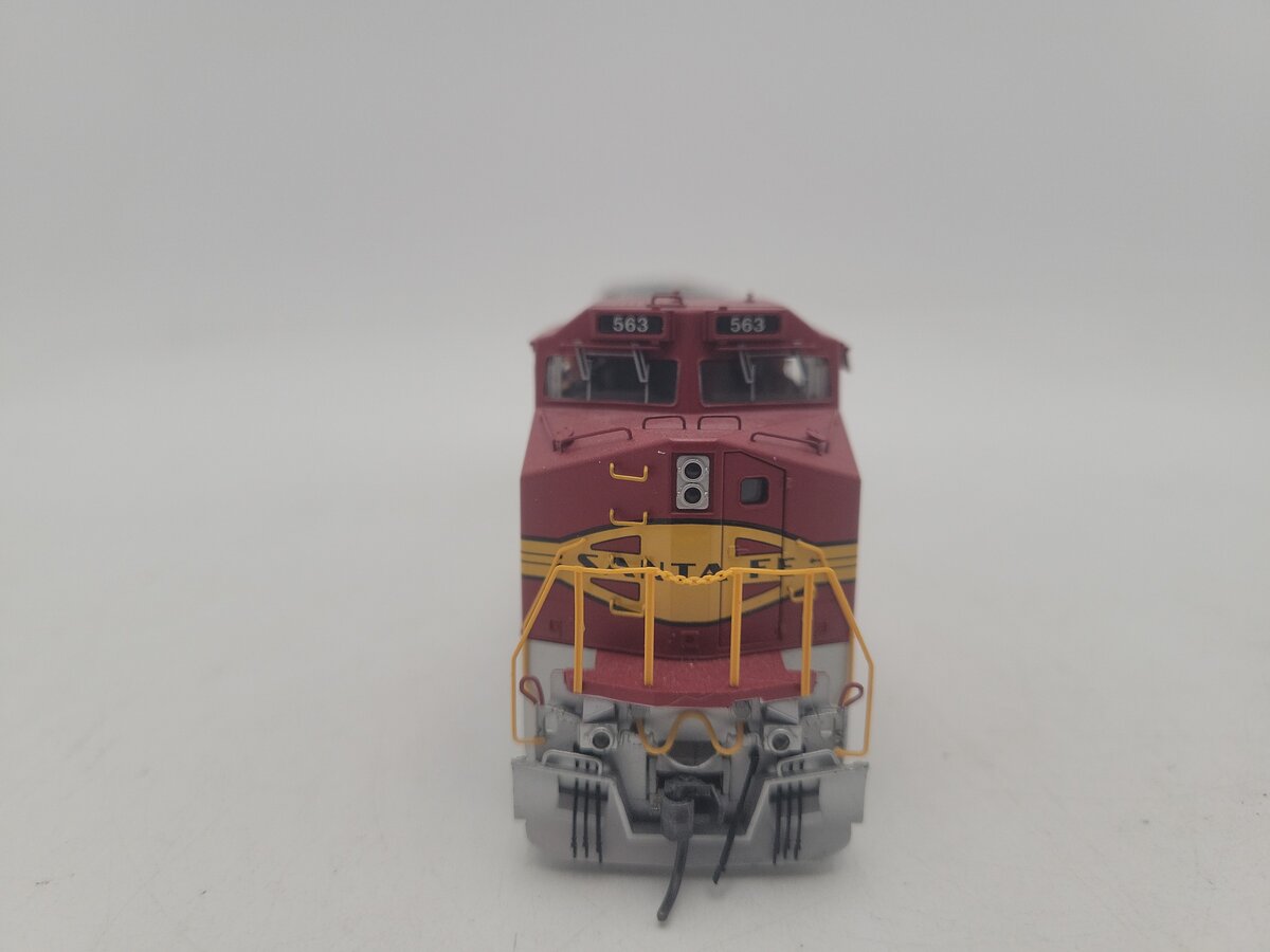 Atlas 9066 HO Santa Fe Dash 8-40BW Locomotive #563 VG/Box