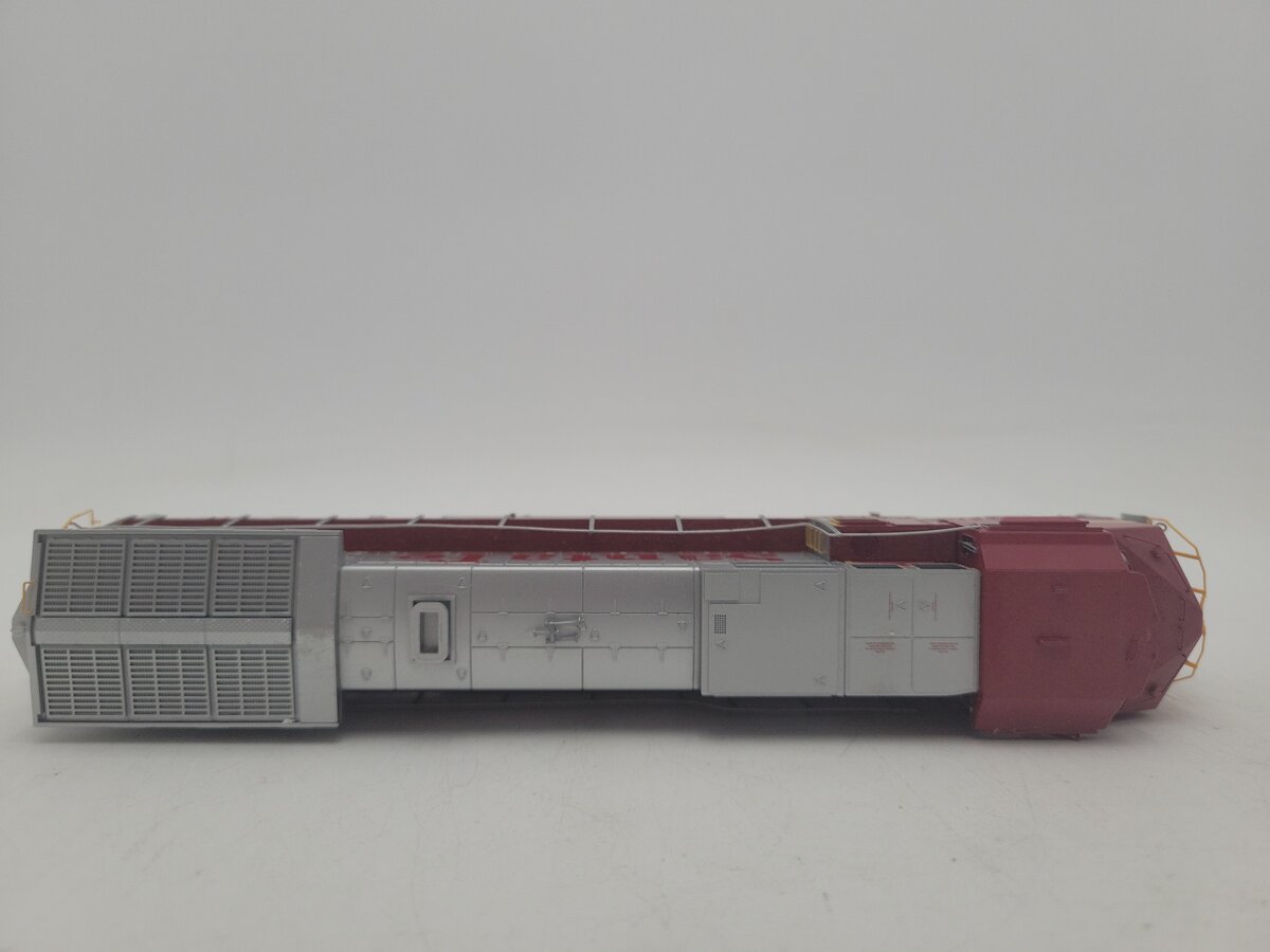 Atlas 9066 HO Santa Fe Dash 8-40BW Locomotive #563 VG/Box
