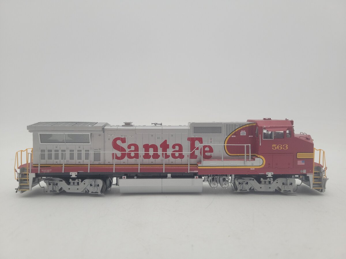 Atlas 9066 HO Santa Fe Dash 8-40BW Locomotive #563 VG/Box
