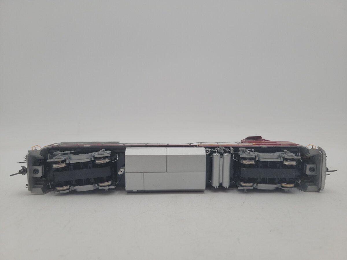 Atlas 9066 HO Santa Fe Dash 8-40BW Locomotive #563 VG/Box