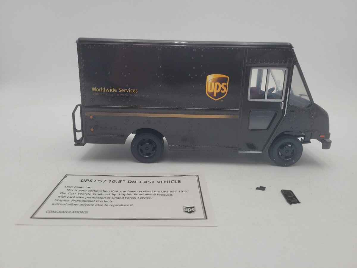 Staples 517197 1:28 Scale Promo 2009 United Parcel Service Delivery Truck UPS EX/Box