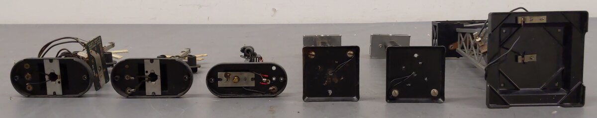 Lionel & Other O Vintage Signal Towers and RR Crossing Signals: 154, 151 [6]