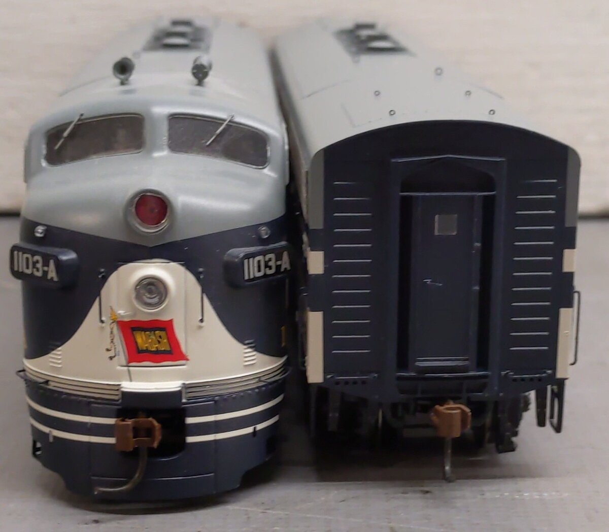 Athearn G15703 HO Scale Wabash F-7A/F-7B Diesel Locomotive Set #1103-A & 1103-B EX/Box