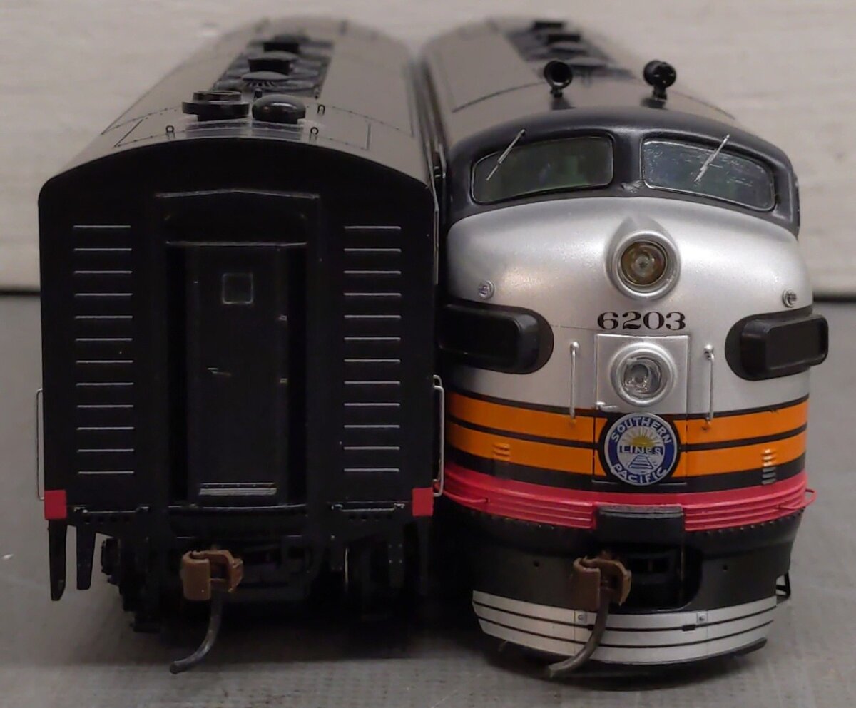 Athearn G1627 HO Scale Southern Pacific F-7A Phase 1 #6203 & F-7B Phase 1 #8106 EX/Box