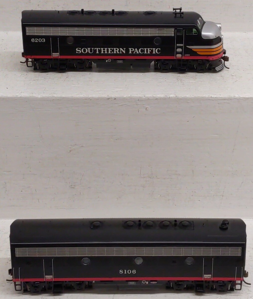 Athearn G1627 HO Scale Southern Pacific F-7A Phase 1 #6203 & F-7B Phase 1 #8106 EX/Box