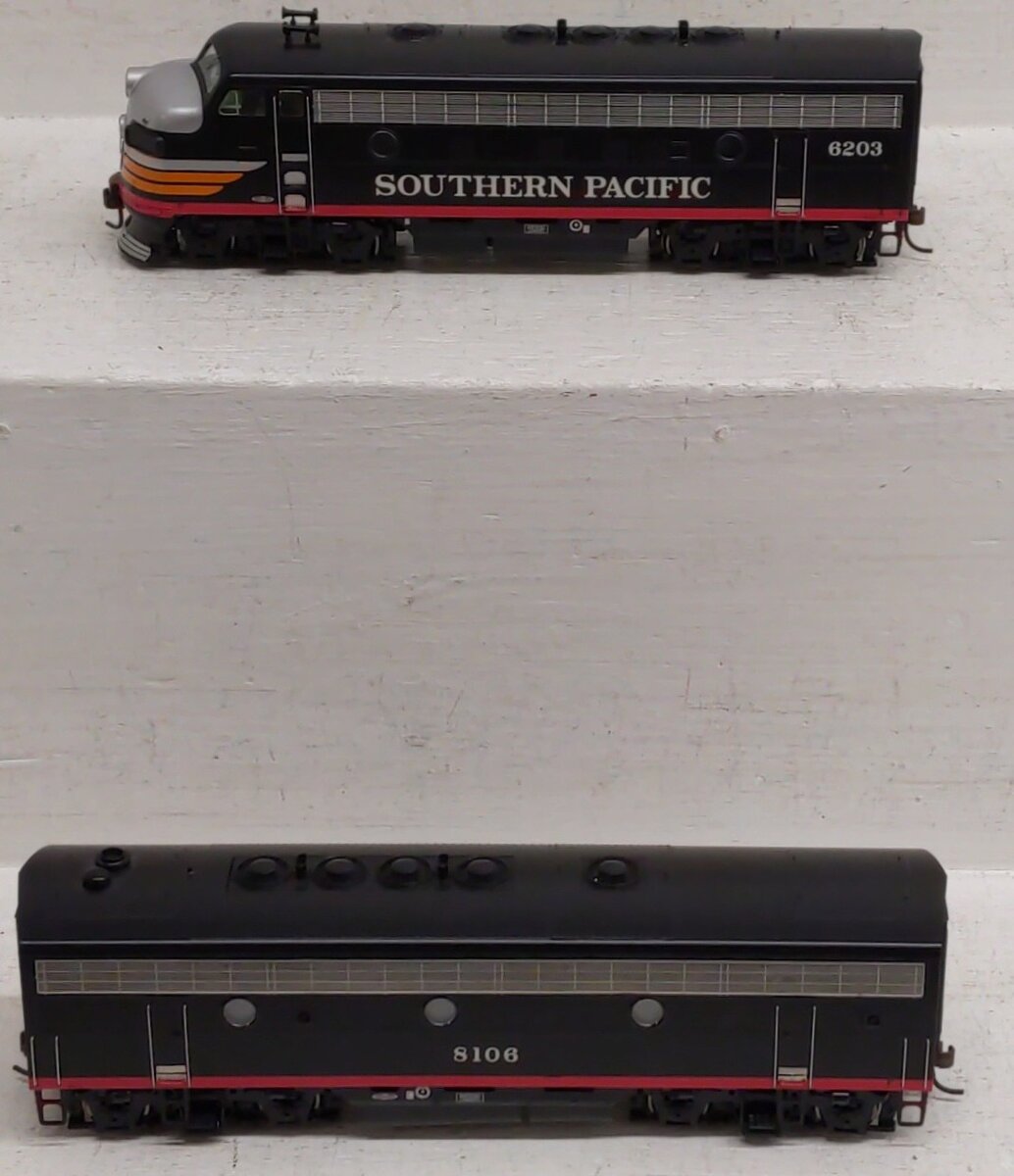 Athearn G1627 HO Scale Southern Pacific F-7A Phase 1 #6203 & F-7B Phase 1 #8106 EX/Box