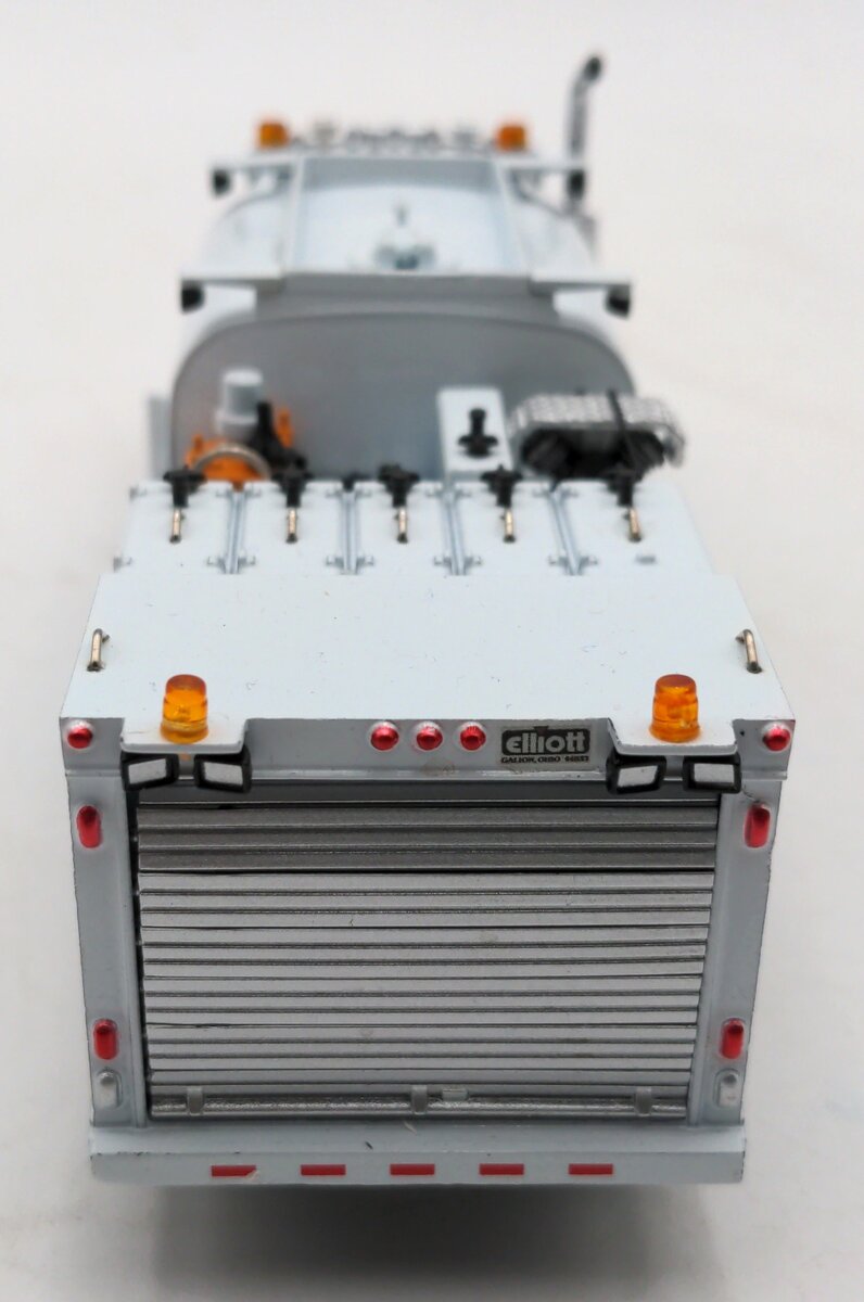 Sword Models SW2041-W 1:50 White Peterbilt 357 w/Elliot Fuel and Lube Body LN