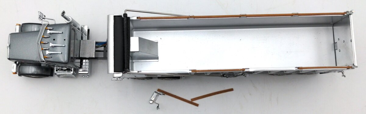 Sword Models SW2044-G 1:50 Scale Diecast Peterbilt 357 w/ East Dump Trailer LN