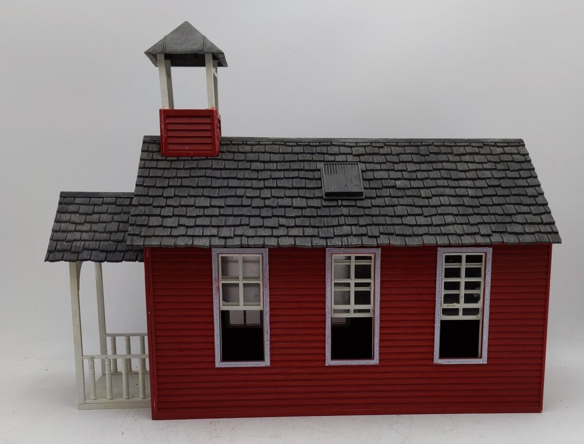 Piko 62243 G Scale Little Red Schoolhouse EX