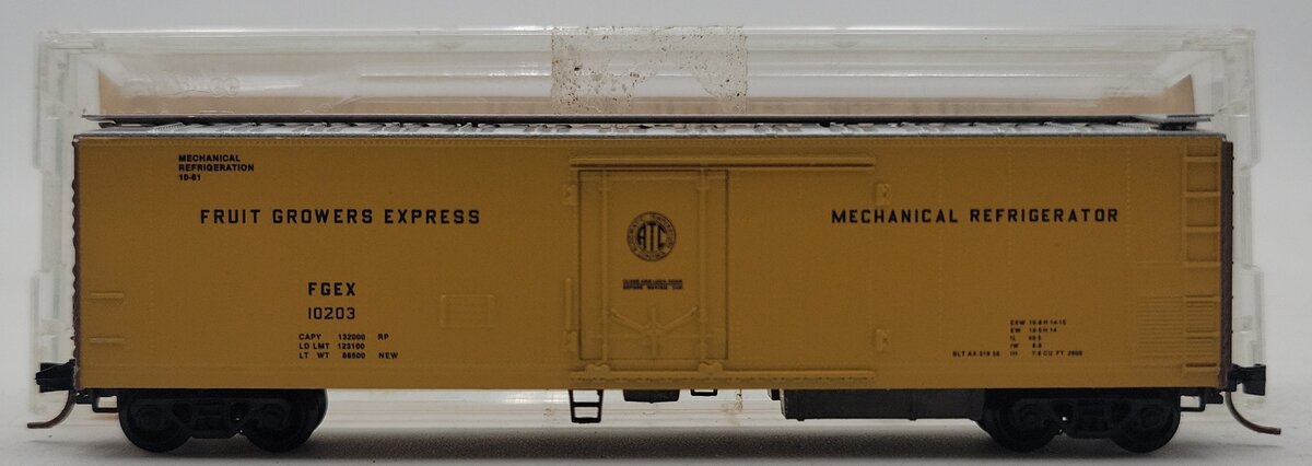 Micro-Trains 06900020 N FGEX 51' 3 3/4" Rivet Side Mechanical Reefer #10203 EX/Box