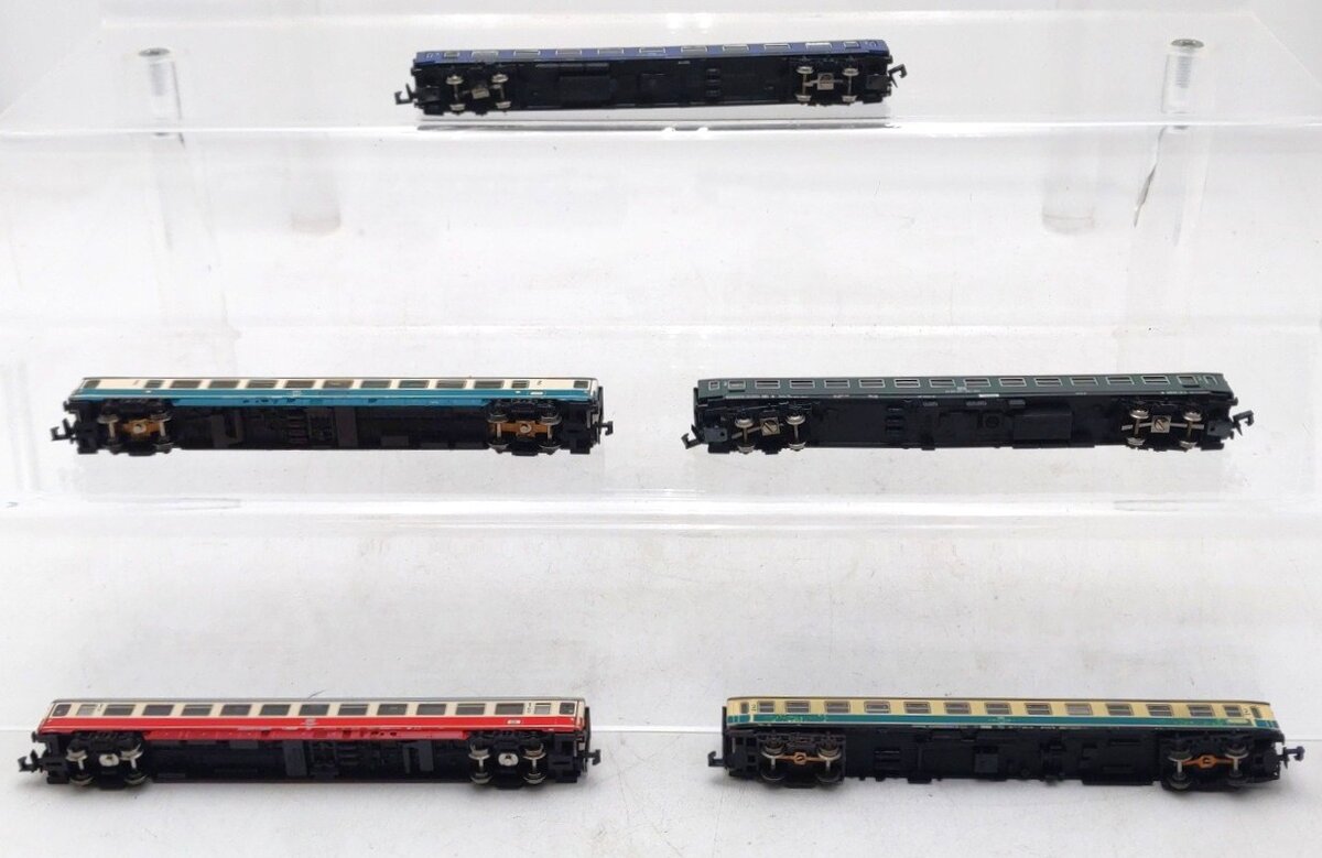 Trix & Other N Scale Assorted Passenger Cars [5] EX