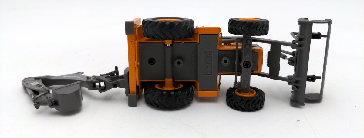 Motorart 13033 1:50 Volvo BL71 Backhoe Loader VG