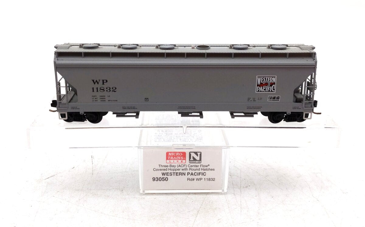 Micro-Trains 09300050 N Western Pacific 3 Bay Center Flow Covered Hopper #11832 EX/Box