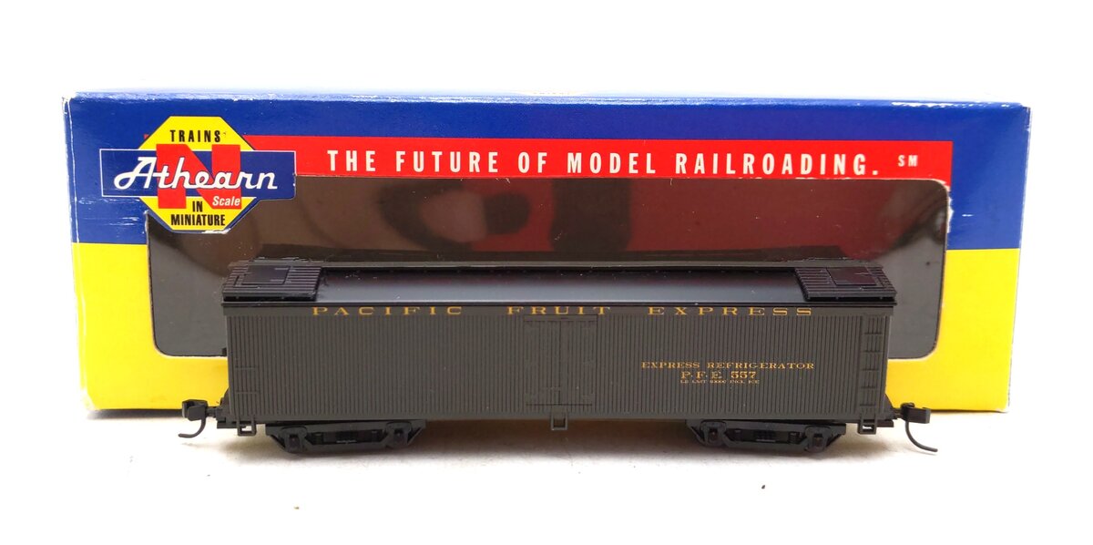 Athearn 11237 N Scale PFE 50' Express Reefer #557 LN/Box
