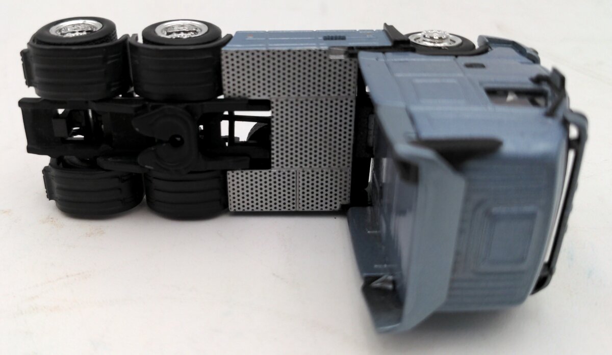 Motorart 1:87 Scale Diecast Volvo FH12 Globetrotter Tractor EX