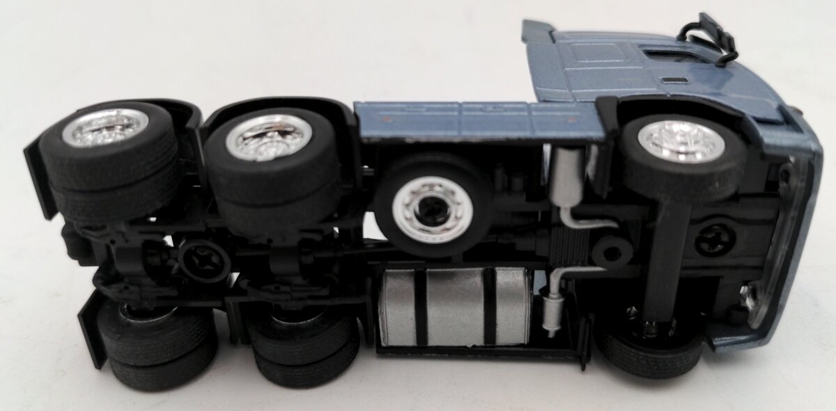Motorart 1:87 Scale Diecast Volvo FH12 Globetrotter Tractor EX