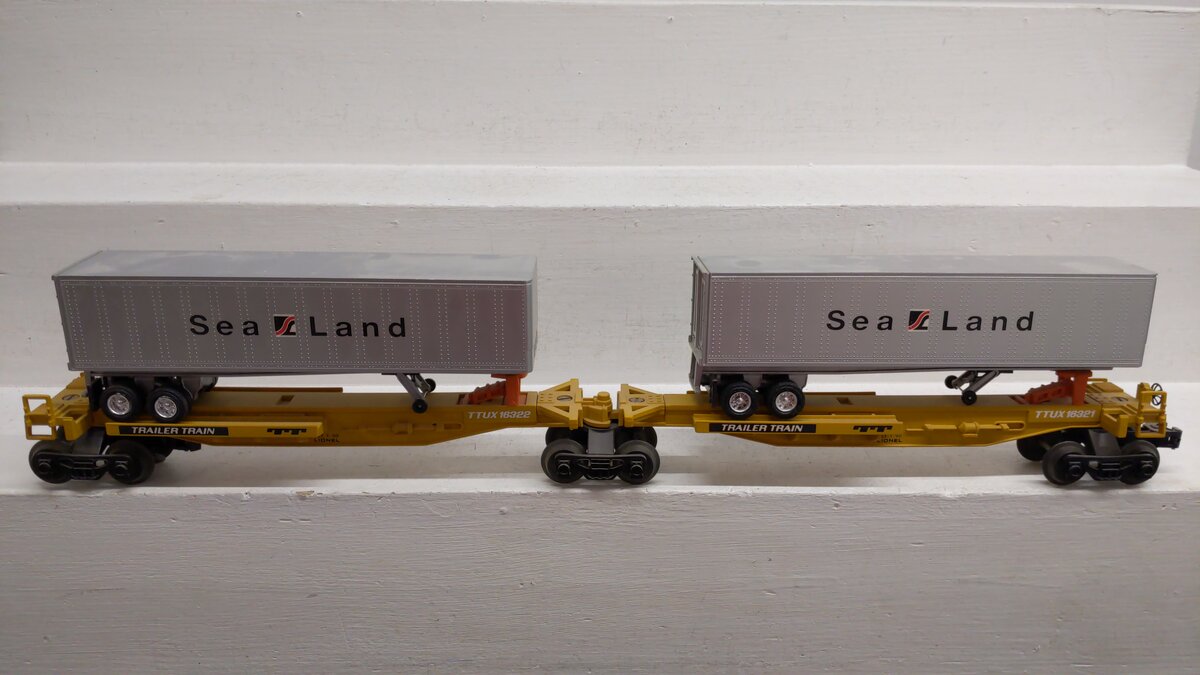 Lionel 6-16322 O Gauge TTUX Flatcar with 2 Sealand Trailers #16321, #16322 EX