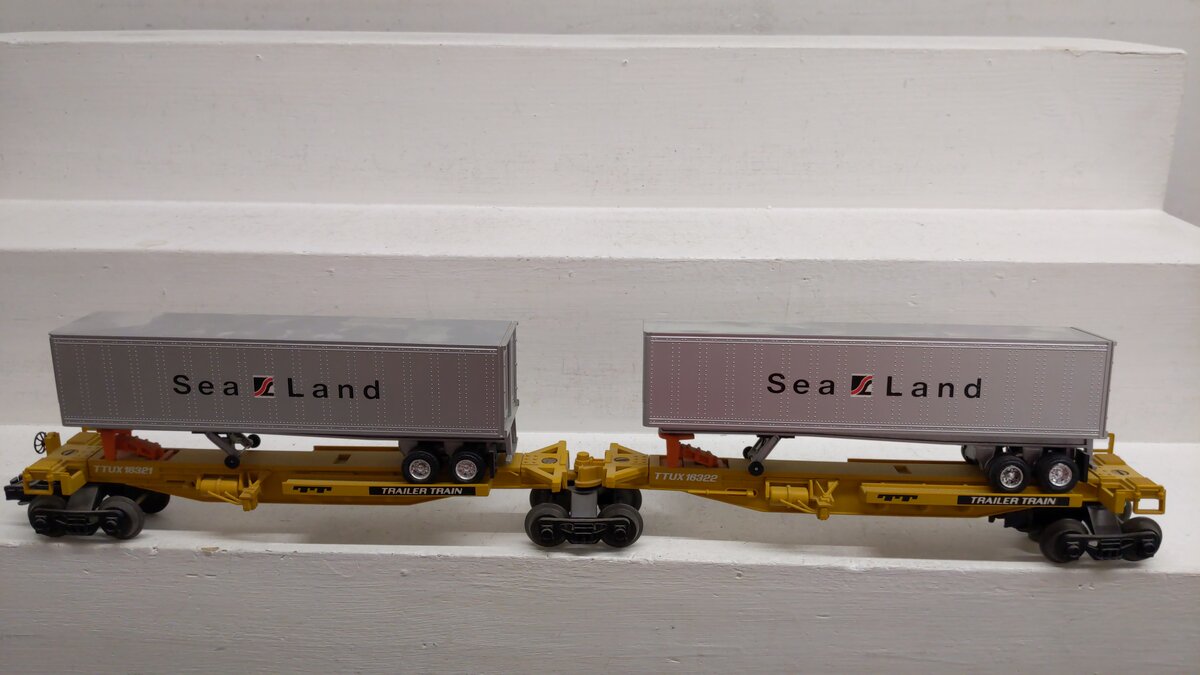 Lionel 6-16322 O Gauge TTUX Flatcar with 2 Sealand Trailers #16321, #16322 EX