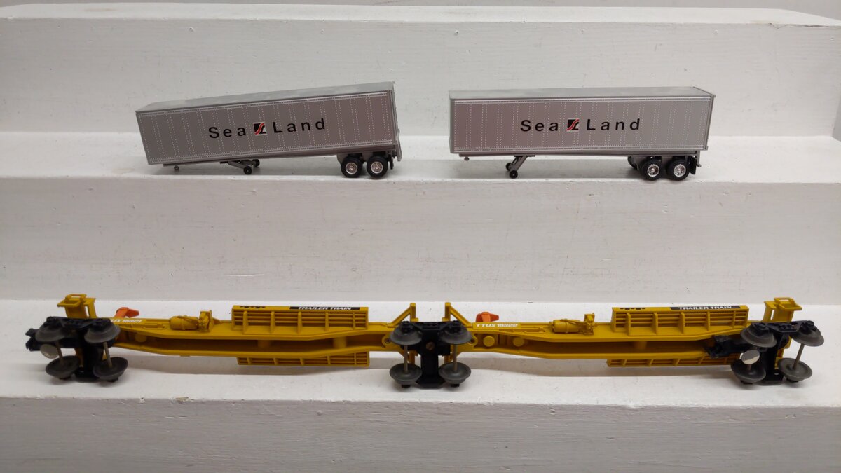 Lionel 6-16322 O Gauge TTUX Flatcar with 2 Sealand Trailers #16321, #16322 EX