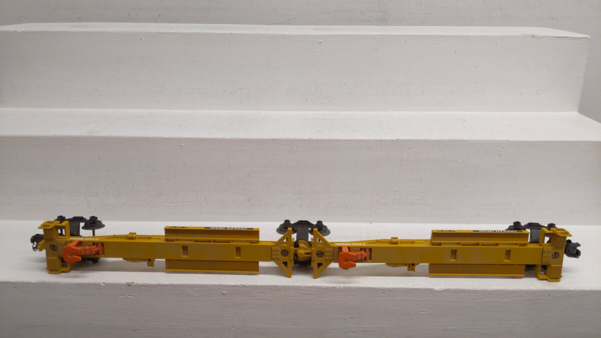 Lionel 6-16322 O Gauge TTUX Flatcar with 2 Sealand Trailers #16321, #16322 EX