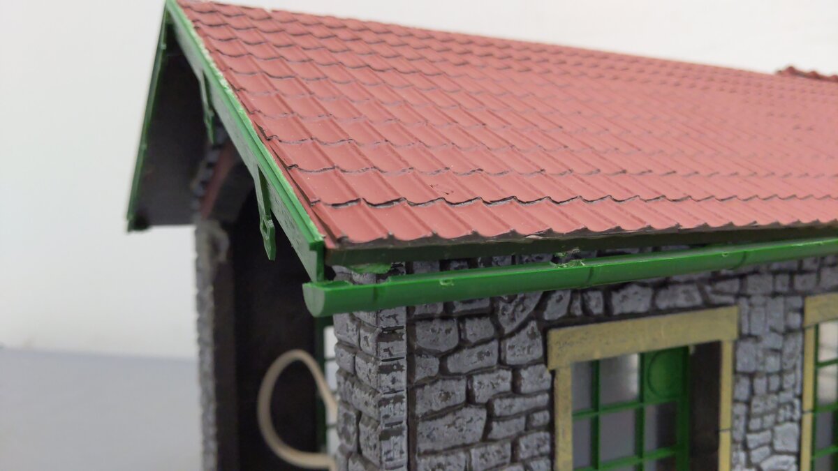 Pola 910 Engine Shed Kit - Assembled VG