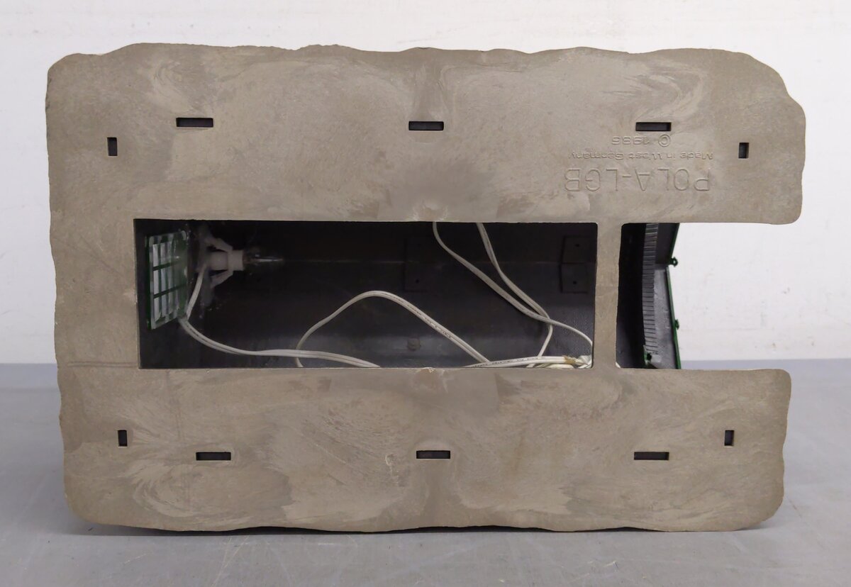 Pola 910 Engine Shed Kit - Assembled VG