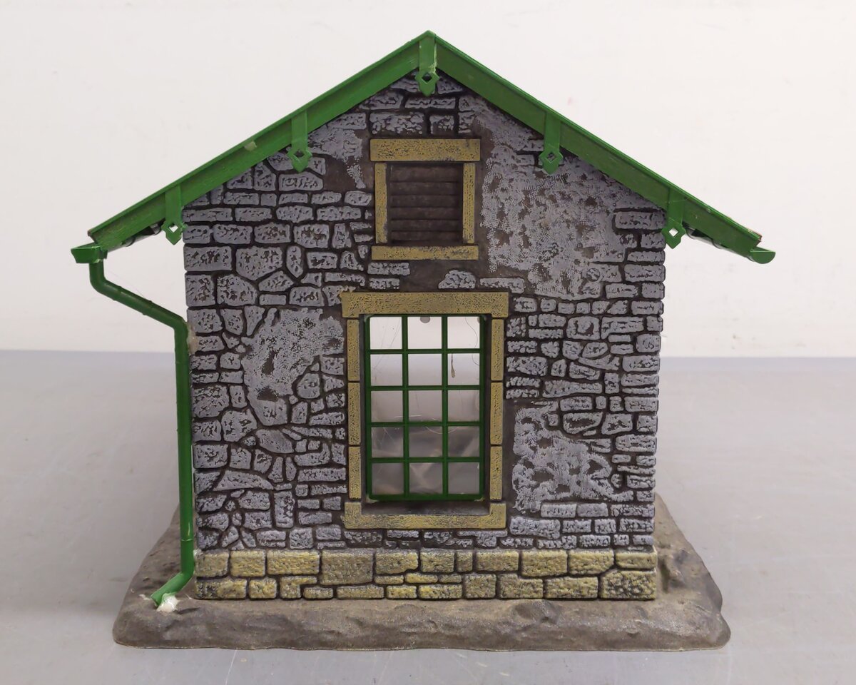 Pola 910 Engine Shed Kit - Assembled VG