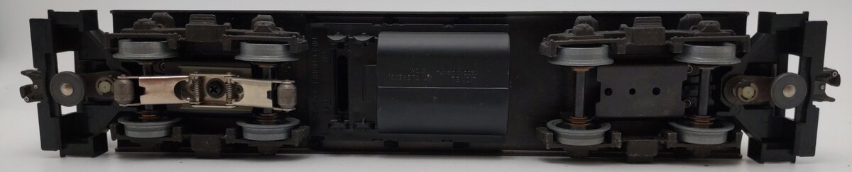 Lionel 6-8358 O Gauge Pennsylvania GP-9 Non-Powered Diesel Locomotive EX