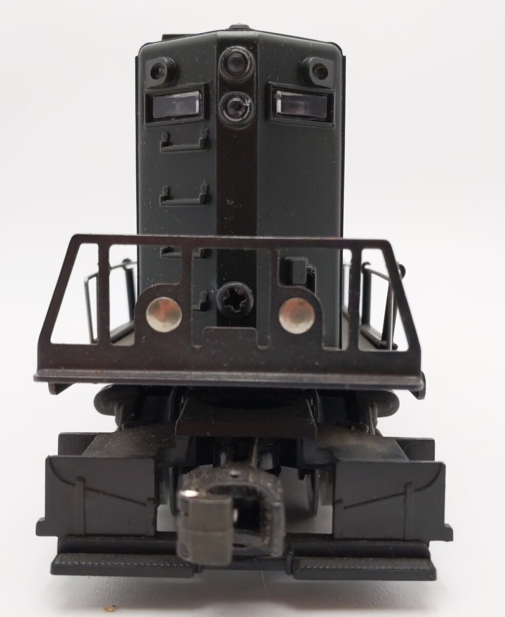 Lionel 6-8358 O Gauge Pennsylvania GP-9 Non-Powered Diesel Locomotive EX
