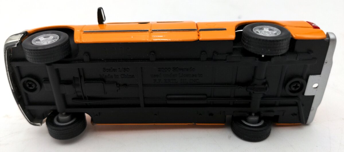 Ertl 1:50 Scale Diecast 2000 Silverado Orange Truck EX