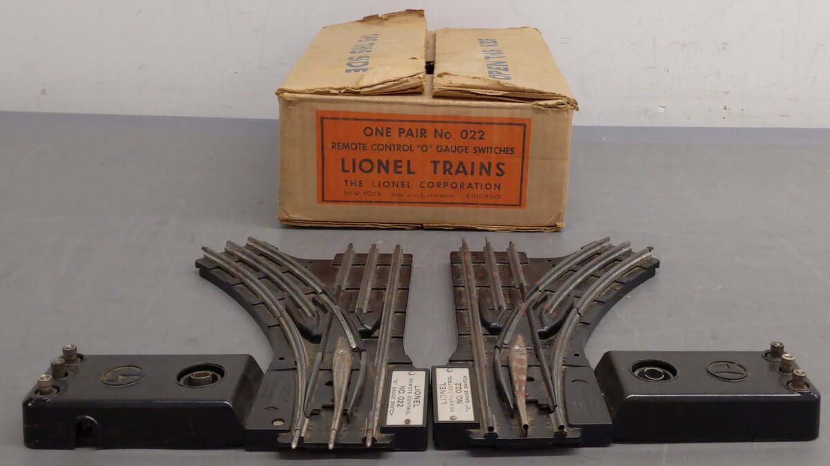 Lionel 022 Vintage O Gauge Left-Hand & Right-Hand Electric Remote Switches/Box
