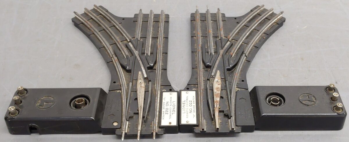 Lionel 022 Vintage O Gauge Left-Hand & Right-Hand Electric Remote Switches/Box