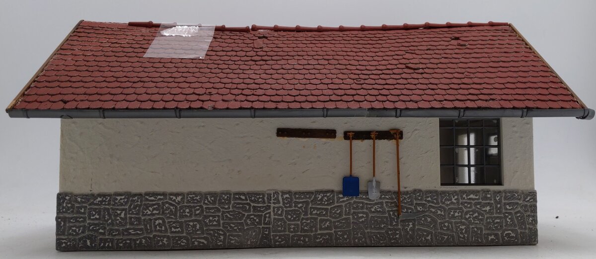 Pola 1841 Pola 1841 G Scale Farm Cow Barn - Assembled VG