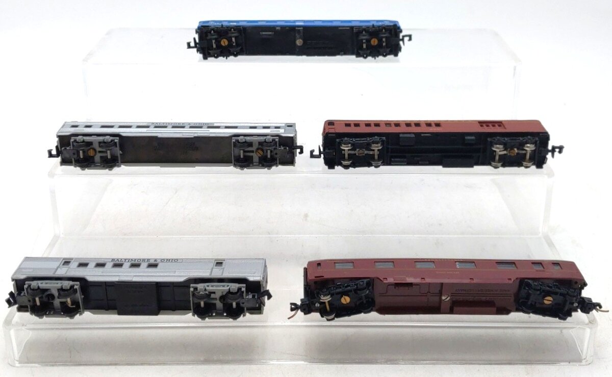 Arnold & Bachmann & Other N Scale Assorted Passenger Cars [5] EX