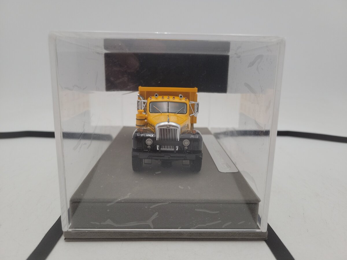 Fire Replicas FR097B-6 1:50 Scale Yellow / Black Mack B61 SX Tandem Dump Truck LN/Box