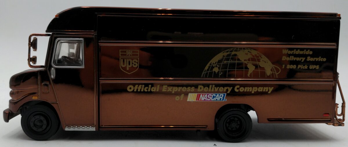 Revell 1:32 Scale UPS NASCAR Delivery Truck VG