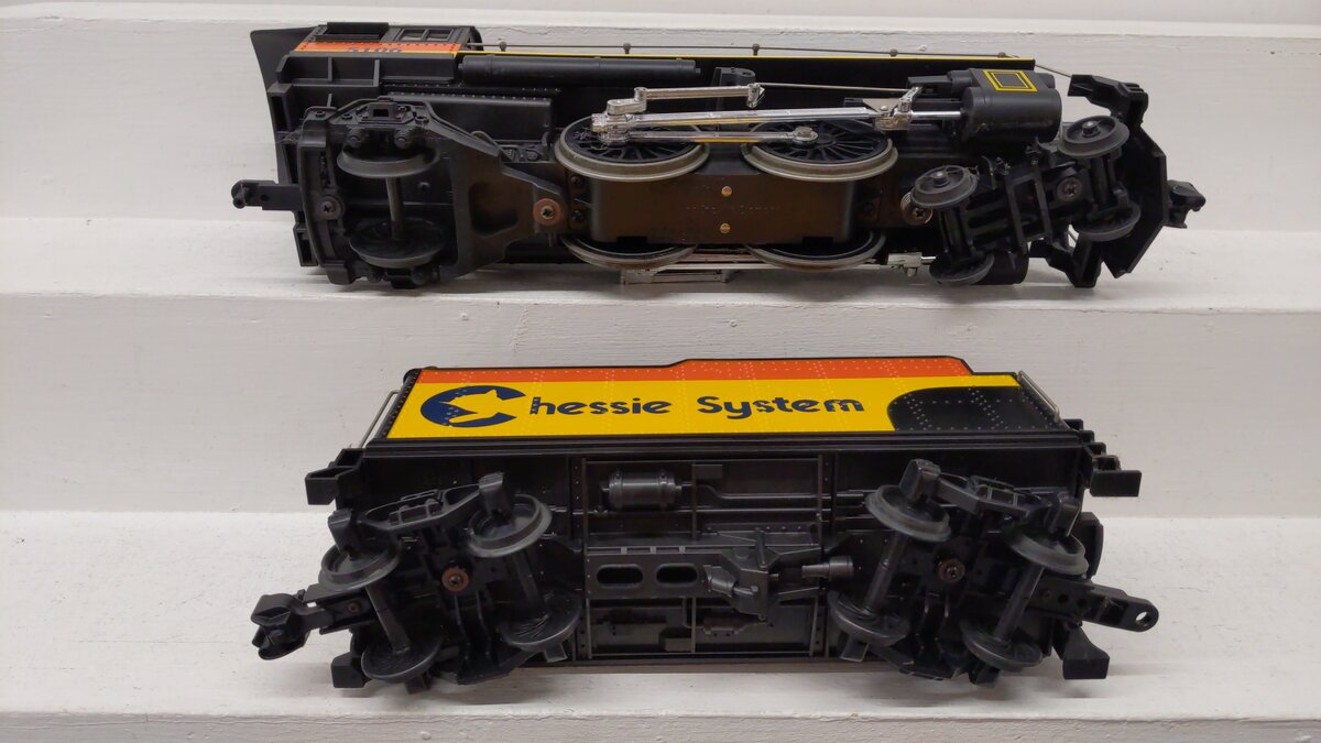 Lionel 8-85106 G Scale Chessie 4-4-2 Steam Locomotive & Tender VG