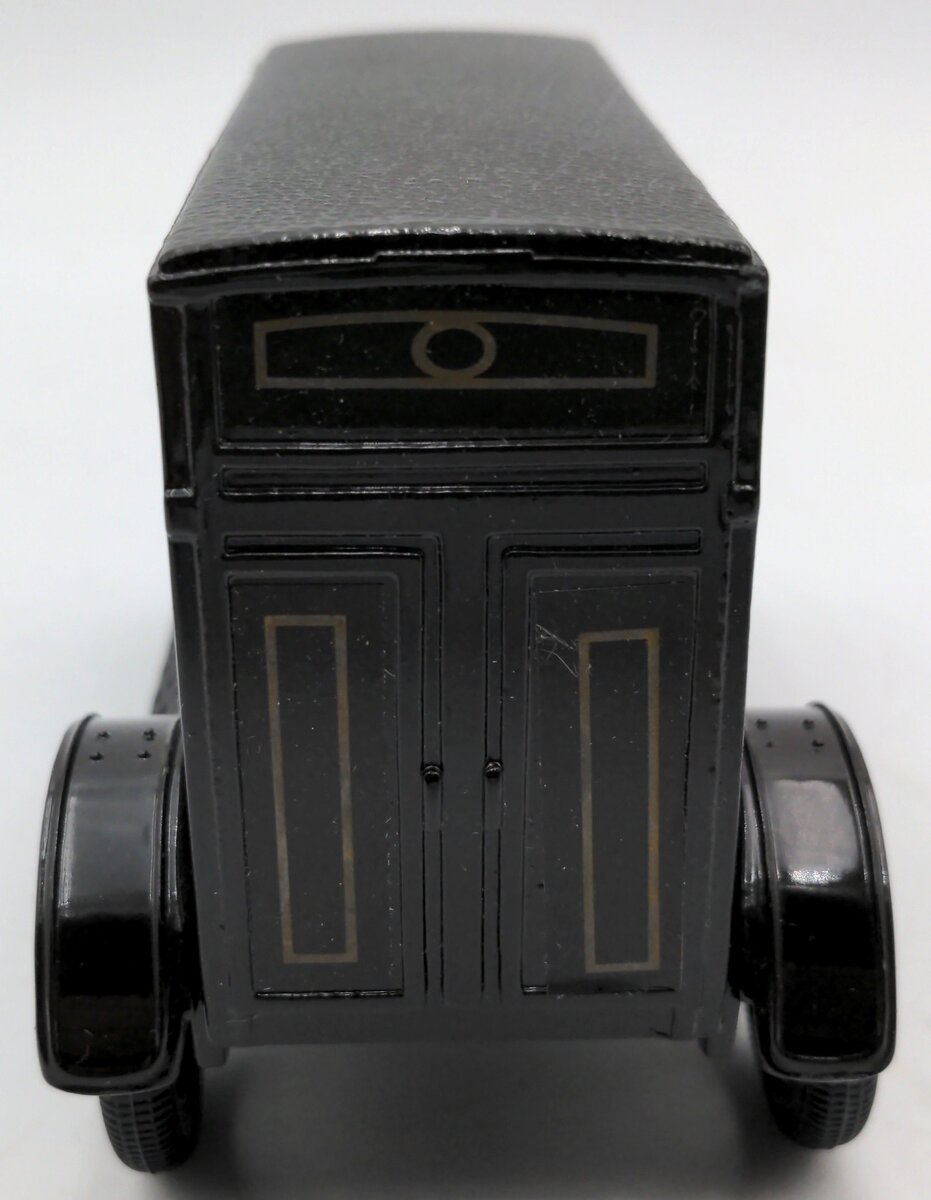 Ertl 1062 1:32 Scale Diecast 1913 Ford Model T UPS classic car LN