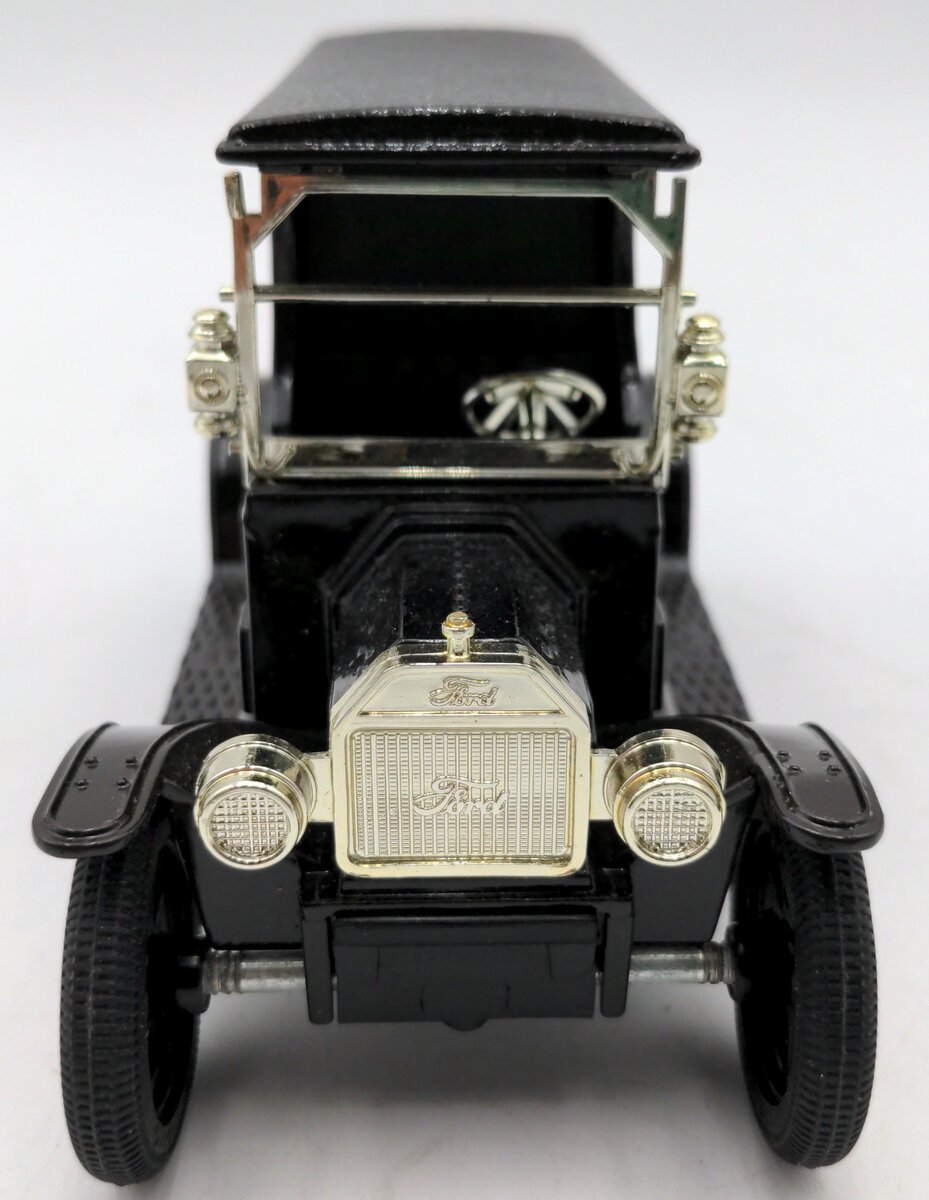 Ertl 1062 1:32 Scale Diecast 1913 Ford Model T UPS classic car LN