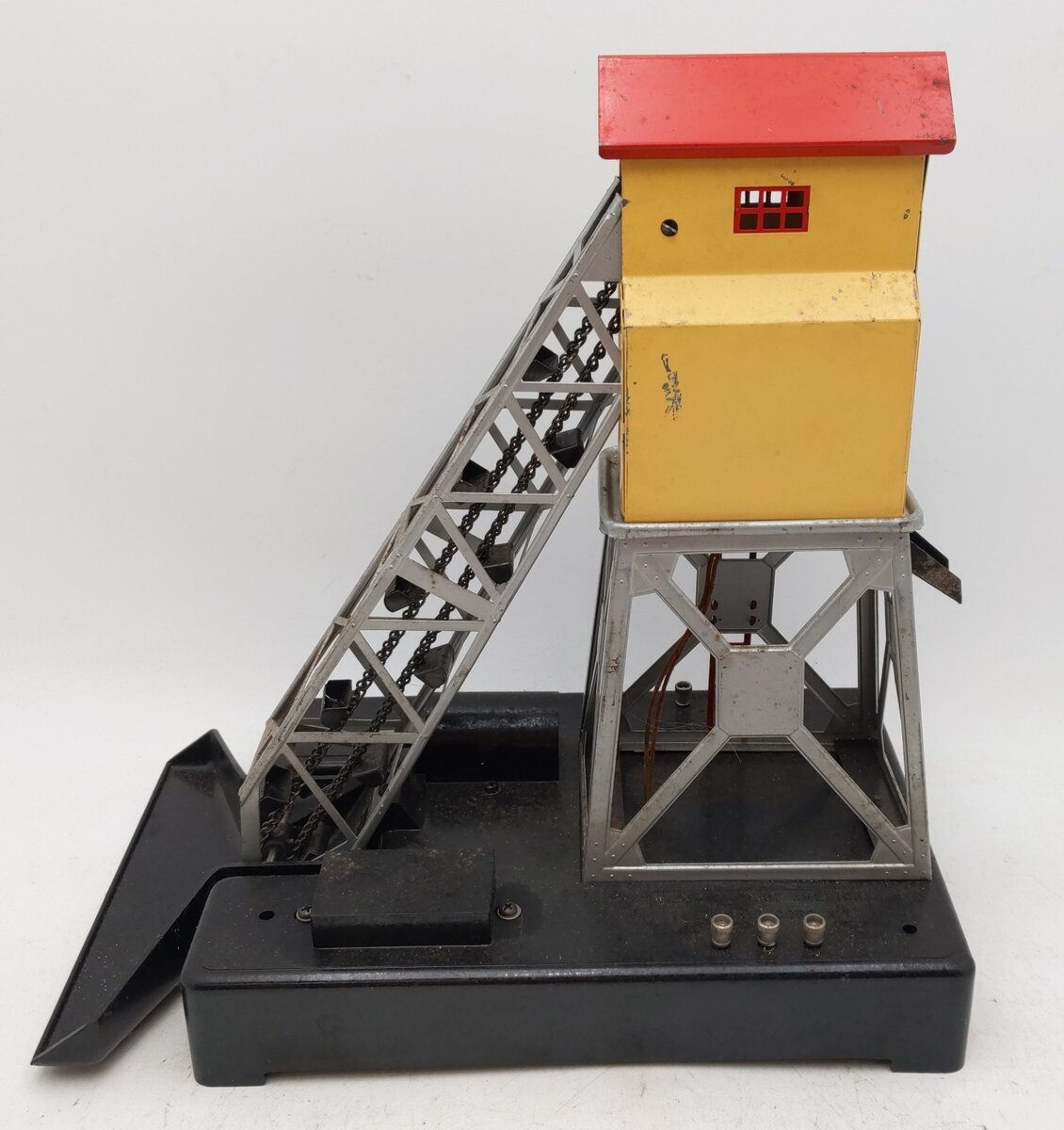 Lionel 97 Vintage O Operating Coal Elevator Loader VG