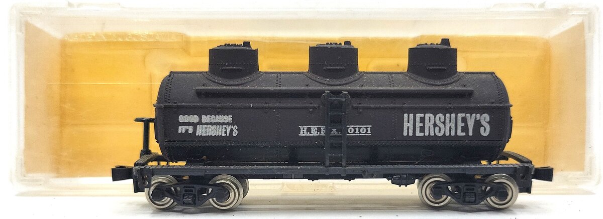 Model Power 3422 N Scale H.E.R.X Hershey's 3 Dome Tank Car #10101 EX/Box
