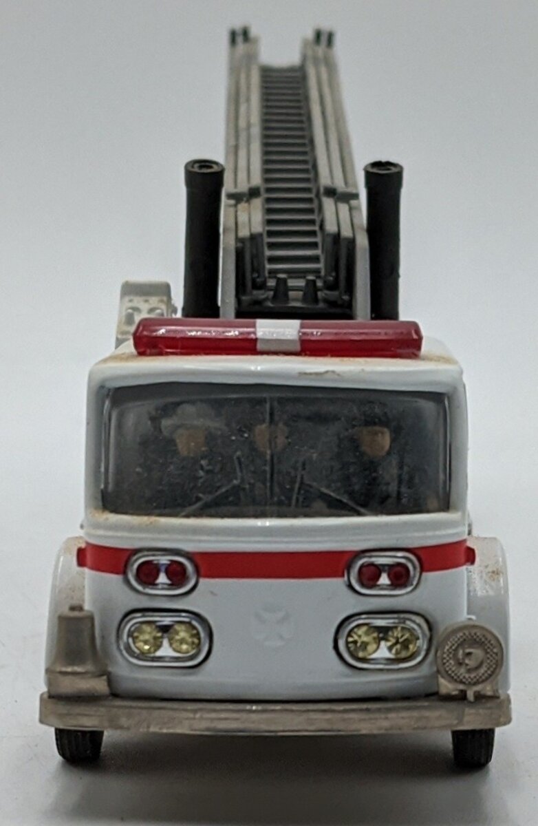 Corgi 97387 Diecast American La France Aerial Ladder Truck Denver Fire Dpt LN/Box