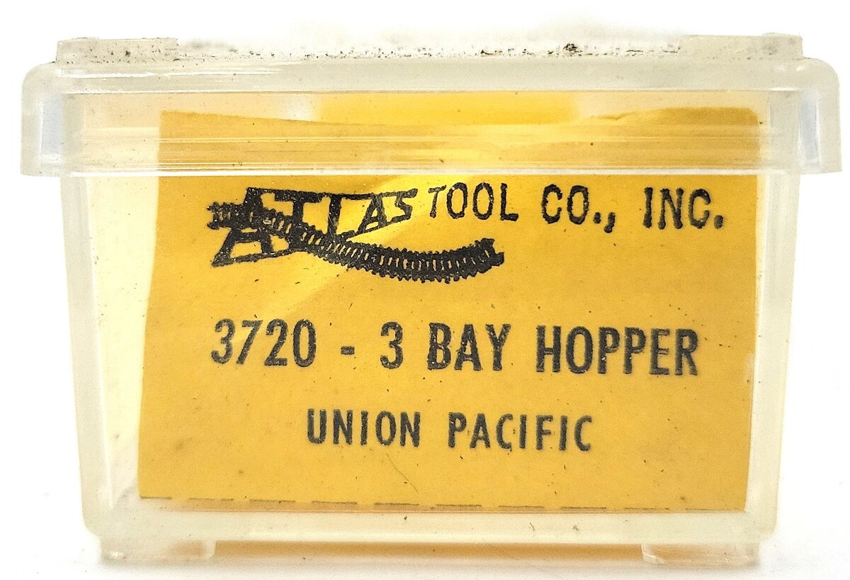 Atlas 3720 N Scale Union Pacific 3-Bay Covered Hopper #19711 LN/Box