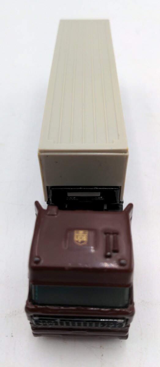 Matchbox 1:86 1987 DAF 3300 Space Cab UPS Semi Truck EX