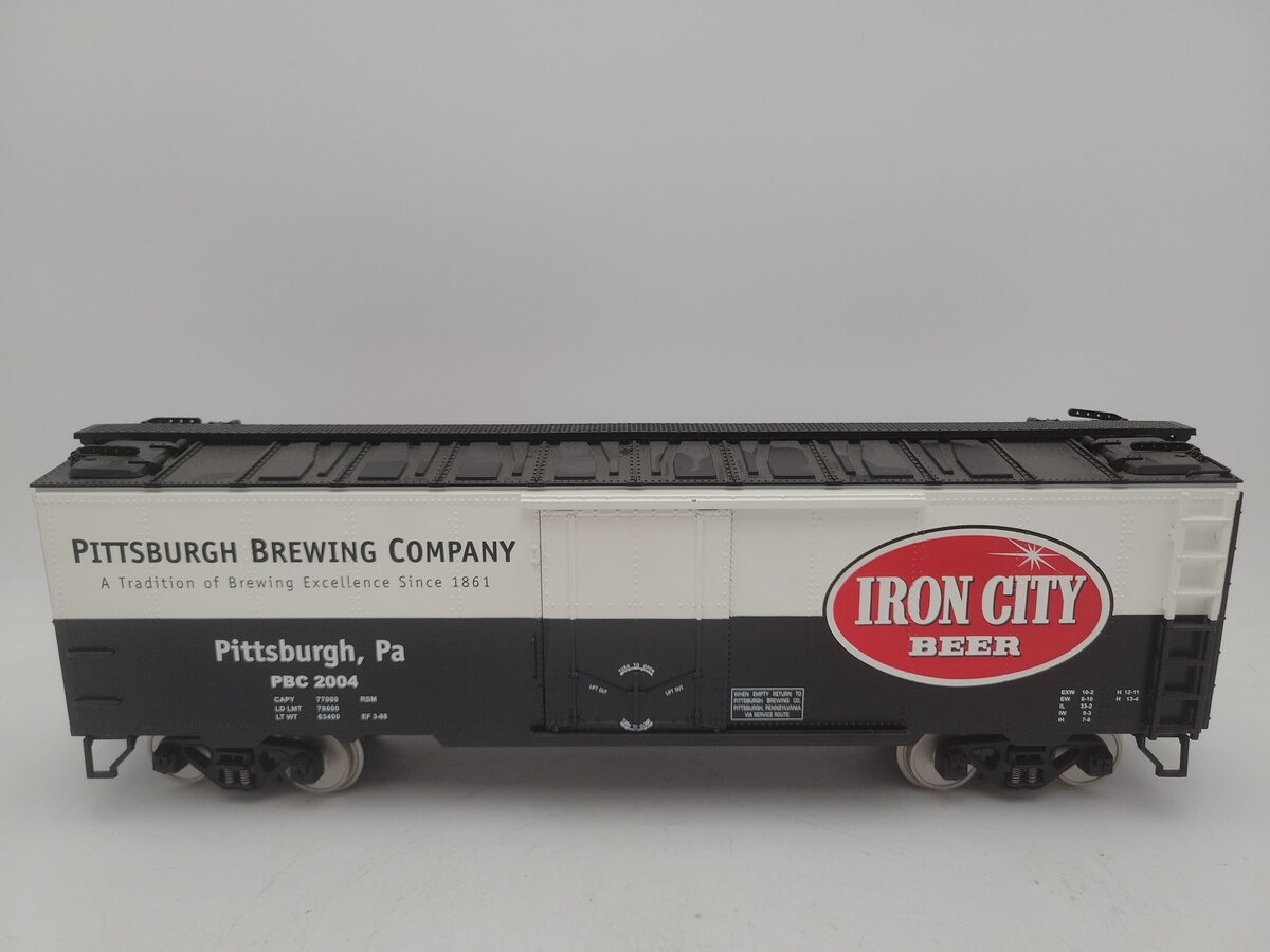 MTH 70-78011 G Scale Iron City 40' Black & White Reefer Car #2004 EX