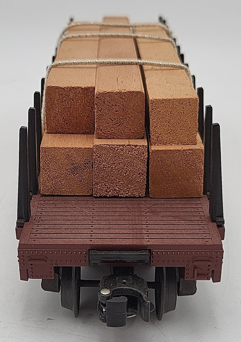 Lionel 6-9823 O Gauge Santa Fe Flatcar with Wood Load EX