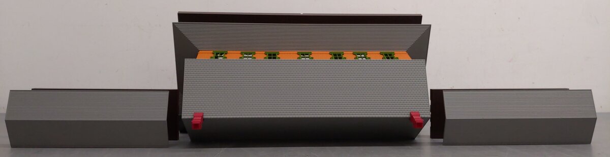 MTH 30-9005 O Gauge Passenger Station with 2 Platforms EX/Box