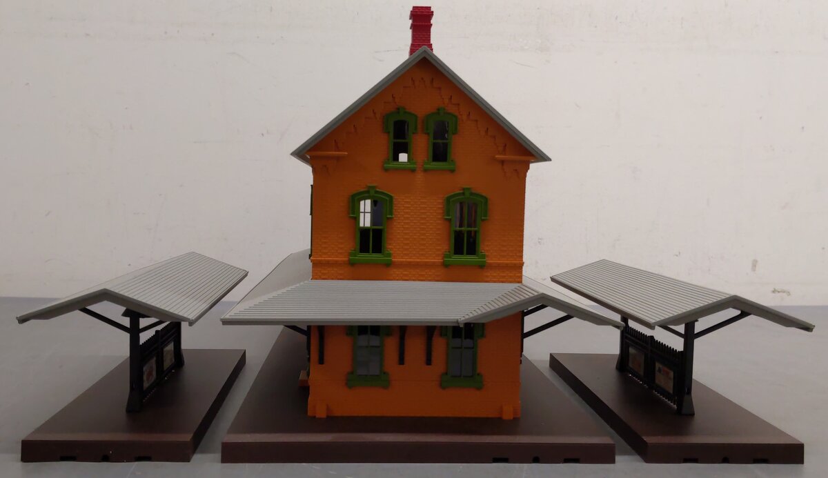 MTH 30-9005 O Gauge Passenger Station with 2 Platforms EX/Box